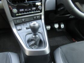 
									TOYOTA Yaris RZ High Performance Pearl White 2024′ 4UOMR full								