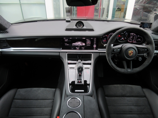 Porsche Panamera GTS Black 2021′ 4UOQP