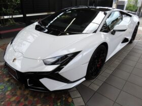 
									Lamborghini Huracan Technica Pearl White/Black 2024′ 4UOS1 full								