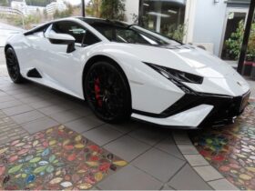 
									Lamborghini Huracan Technica Pearl White/Black 2024′ 4UOS1 full								