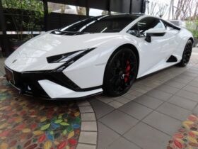 
									Lamborghini Huracan Technica Pearl White/Black 2024′ 4UOS1 full								