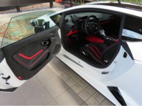
									Lamborghini Huracan Technica Pearl White/Black 2024′ 4UOS1 full								