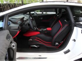 
									Lamborghini Huracan Technica Pearl White/Black 2024′ 4UOS1 full								