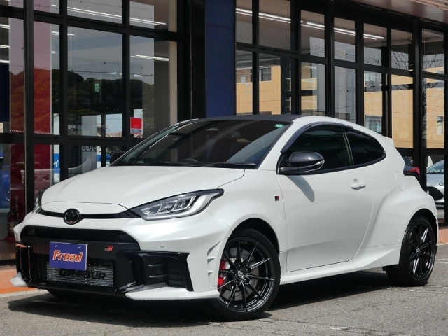 TOYOTA Yaris RZ High Performance Pearl White 2024′ 4WTR4