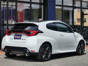 
									TOYOTA Yaris RZ High Performance Pearl White 2024′ 4WTR4 full								