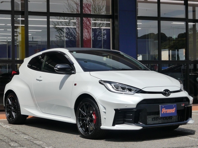 TOYOTA Yaris RZ High Performance Pearl White 2024′ 4WTR4