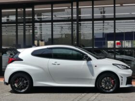 
									TOYOTA Yaris RZ High Performance Pearl White 2024′ 4WTR4 full								