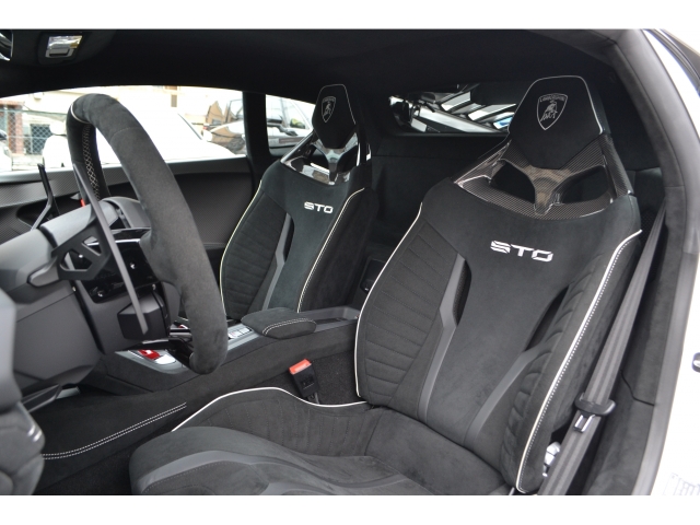 Lamborghini Huracan STO White 2022′ 51486
