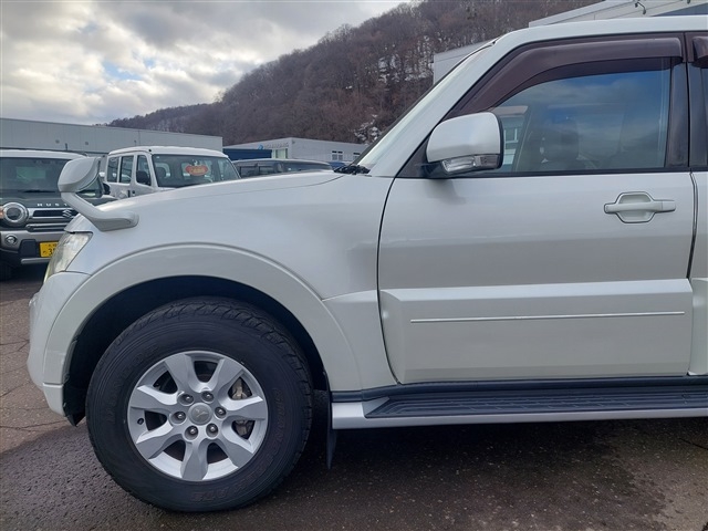 MITSUBISHI Pajero Long EXCEED Pearl White 2013′ 53LQT