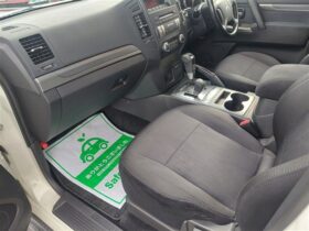 
									MITSUBISHI Pajero Long EXCEED Pearl White 2013′ 53LQT full								