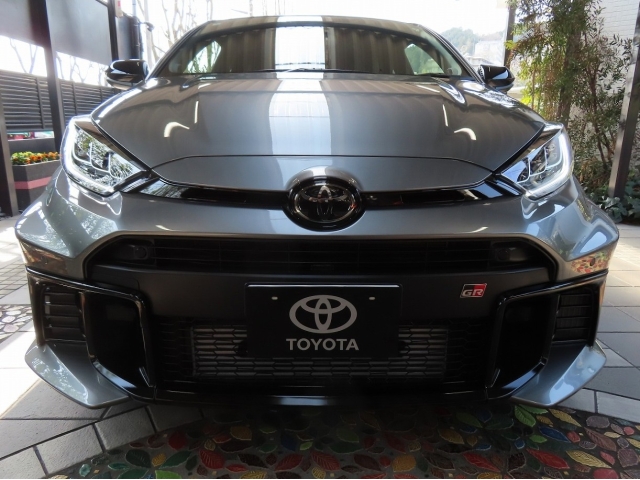 TOYOTA Yaris RZ High Performance GR 8-speed DAT Gray 2024′ 55M9R