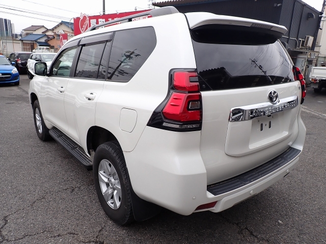 TOYOTA Land Cruiser Prado TX Sunroof 7 Seater Pearl White 2021′ 5MJUE