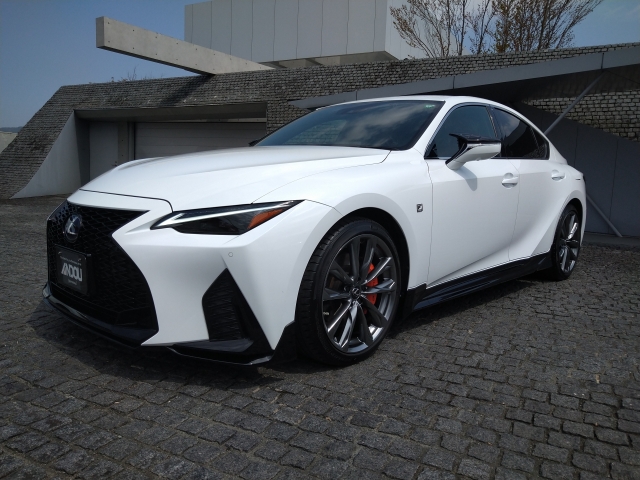 Lexus IS F Sports Pearl White 2021′ 5QU21