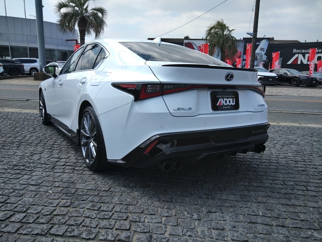 Lexus IS F Sports Pearl White 2021′ 5QU21