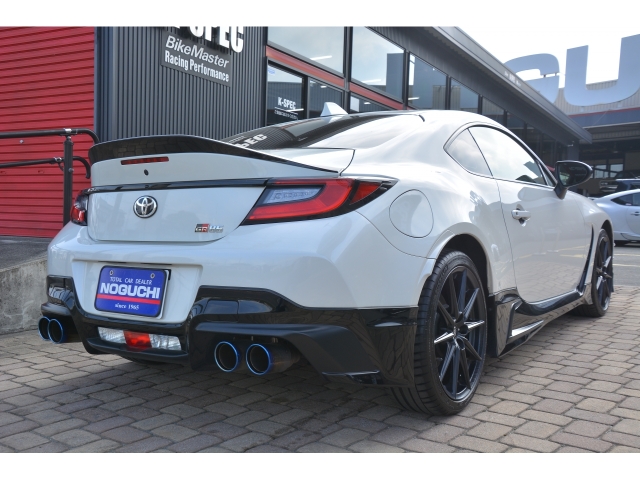 TOYOTA 86 RZ Pearl White 2023′ 631UW