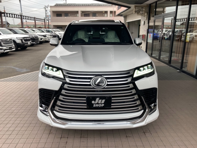 Lexus LX Base Grade   Modelista KIT Pearl White 2023′ 6BMHN