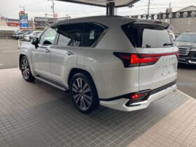 
									Lexus LX Base Grade   Modelista KIT Pearl White 2023′ 6BMHN full								
