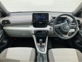 
									TOYOTA Yaris Z Brown 2021′ 6FWWM full								