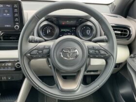 
									TOYOTA Yaris Z Brown 2021′ 6FWWM full								