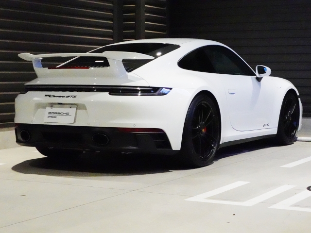Porsche 911 Carrera GTS White 2023′ 6GK1N