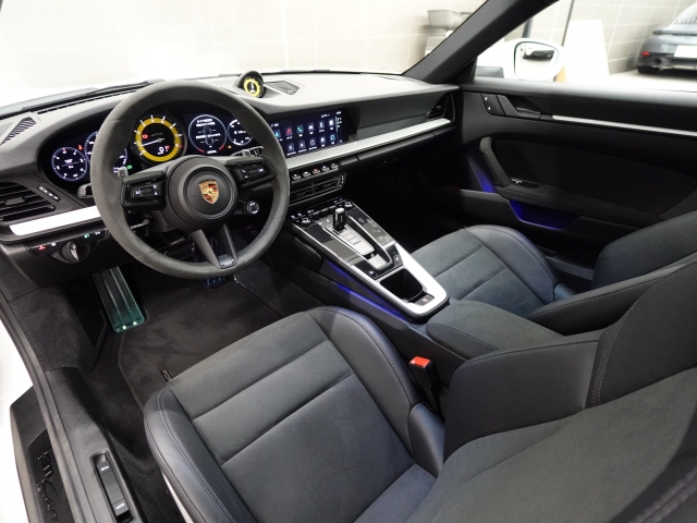 Porsche 911 Carrera GTS White 2023′ 6GK1N