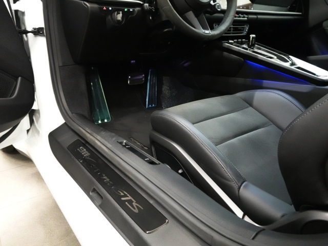 Porsche 911 Carrera GTS White 2023′ 6GK1N