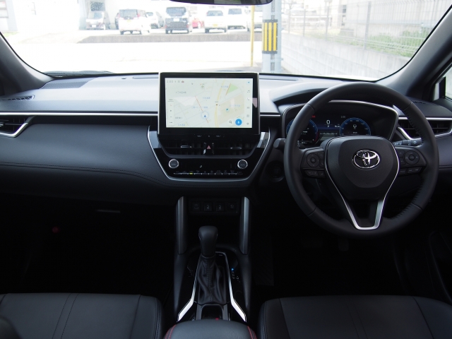 TOYOTA Corolla Cross Z Pearl White 2024′ 6PZFT
