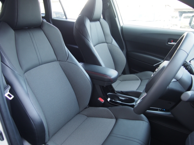 TOYOTA Corolla Cross Z Pearl White 2024′ 6PZFT