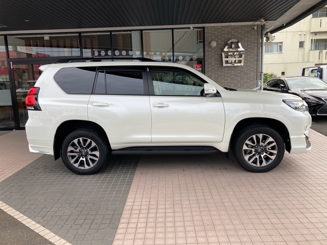 TOYOTA Land Cruiser Prado TX LPKG 7-person   Modelista  SR Pearl White 2022′ 6UWZF