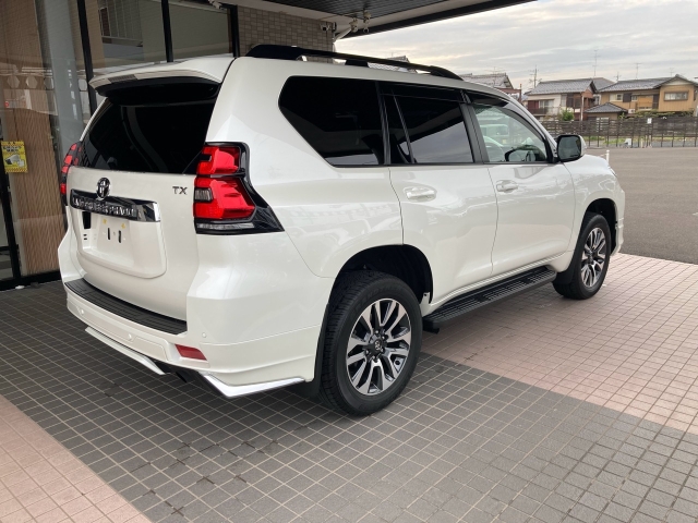 TOYOTA Land Cruiser Prado TX LPKG 7-person   Modelista  SR Pearl White 2022′ 6UWZF