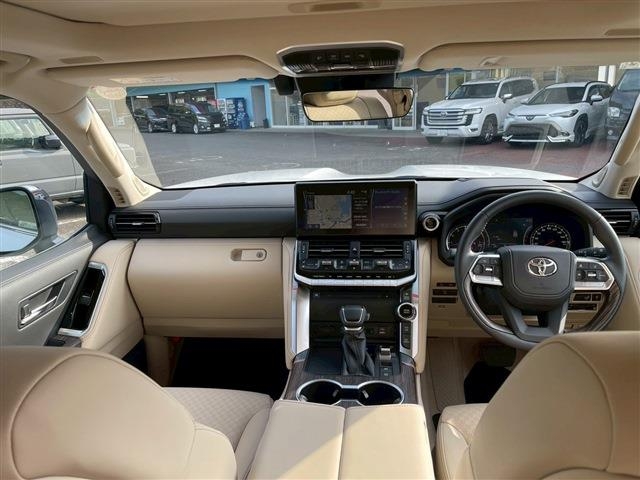 TOYOTA Land Cruiser Wagon 3.5 ZX JBL Sound 7 Person Pearl White 2024′ 6VWQ0