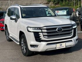 
									TOYOTA Land Cruiser Wagon 3.5 ZX JBL Sound 7 Person Pearl White 2024′ 6VWQ0 full								