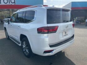 
									TOYOTA Land Cruiser Wagon 3.5 ZX JBL Sound 7 Person Pearl White 2024′ 6VWQ0 full								