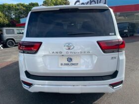 
									TOYOTA Land Cruiser Wagon 3.5 ZX JBL Sound 7 Person Pearl White 2024′ 6VWQ0 full								