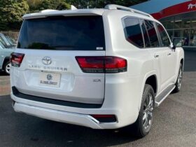 
									TOYOTA Land Cruiser Wagon 3.5 ZX JBL Sound 7 Person Pearl White 2024′ 6VWQ0 full								