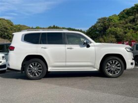 
									TOYOTA Land Cruiser Wagon 3.5 ZX JBL Sound 7 Person Pearl White 2024′ 6VWQ0 full								