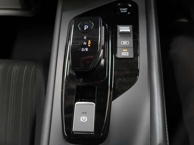 NISSAN Note X FOUR Gray 2024′ 6WMOO