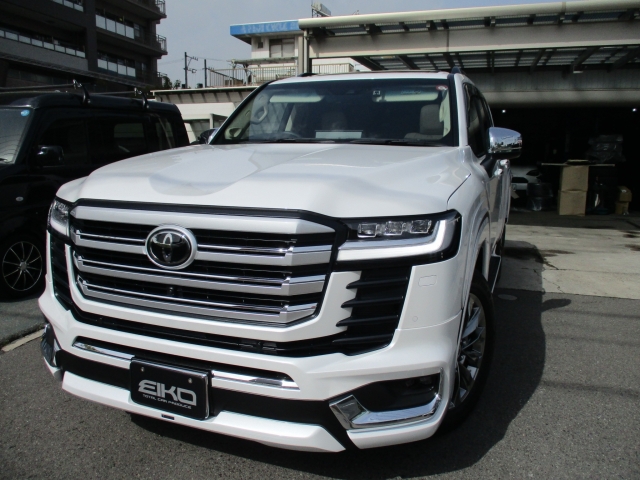 TOYOTA Land Cruiser Wagon ZX Pearl White/Pearl White 2023′ 6X24V