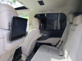 
									TOYOTA Land Cruiser Wagon ZX Pearl White/Pearl White 2023′ 6X24V full								
