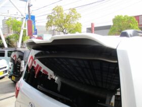 
									TOYOTA Land Cruiser Wagon ZX Pearl White/Pearl White 2023′ 6X24V full								