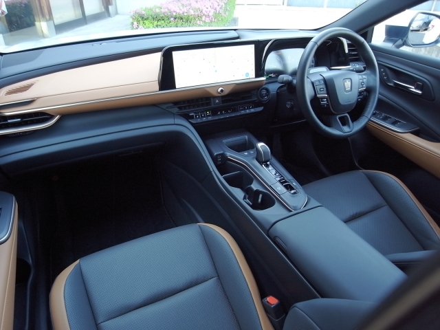 TOYOTA Crown CrossOver RS Advanced Pearl White 2022′ 6ZUIW