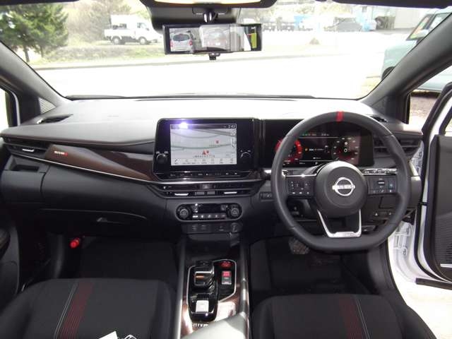NISSAN AURA Nismo Tuned e-POWER Pearl White 2024′ 703AN