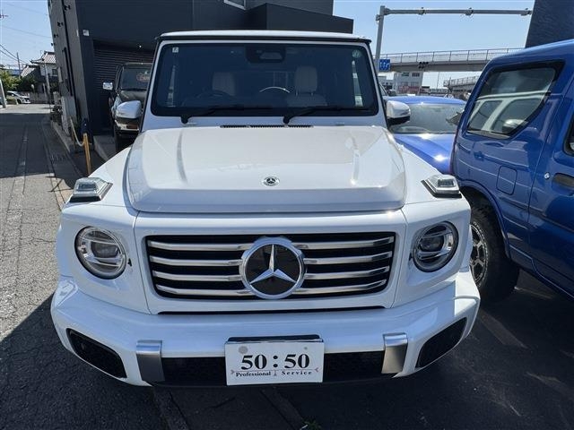 Mercedes-Benz G Class G450d(ISG) Pearl White 2024′ 76LSB