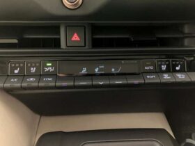 
									TOYOTA Crown CrossOver G Advanced Leather Package Pearl White 2022′ 7NMZ6 full								
