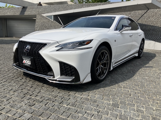 Lexus LS F Sport Pearl White 2017′ 7PKB4