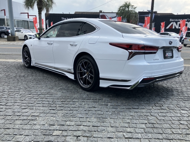 Lexus LS F Sport Pearl White 2017′ 7PKB4