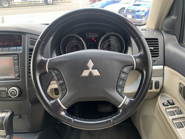 MITSUBISHI Pajero Exceed Silver 2008′ 7PKGY