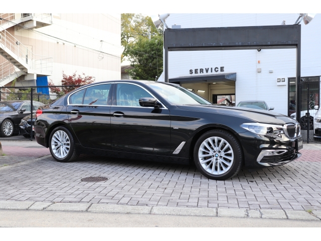 BMW 5 Series 523d Luxury Black 2017′ 7Q7FU