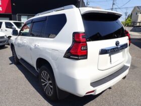 
									TOYOTA Land Cruiser Prado TX L Package Sunroof 7 Seater Pearl White 2021′ 7RPML full								