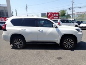 
									TOYOTA Land Cruiser Prado TX L Package Sunroof 7 Seater Pearl White 2021′ 7RPML full								